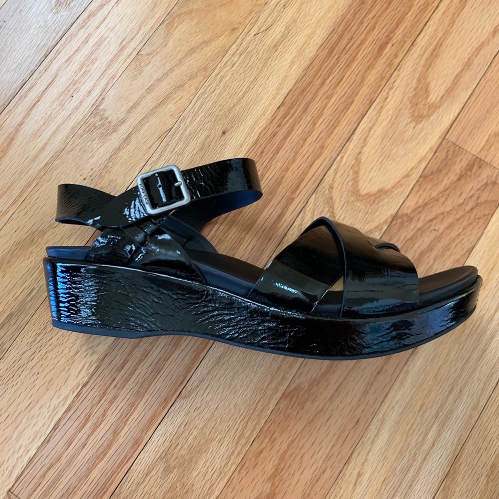 Kork-ease black parent leather sandals, NWOT